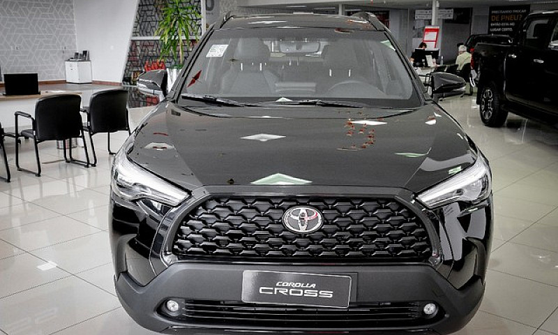 Toyota Corolla Cross...