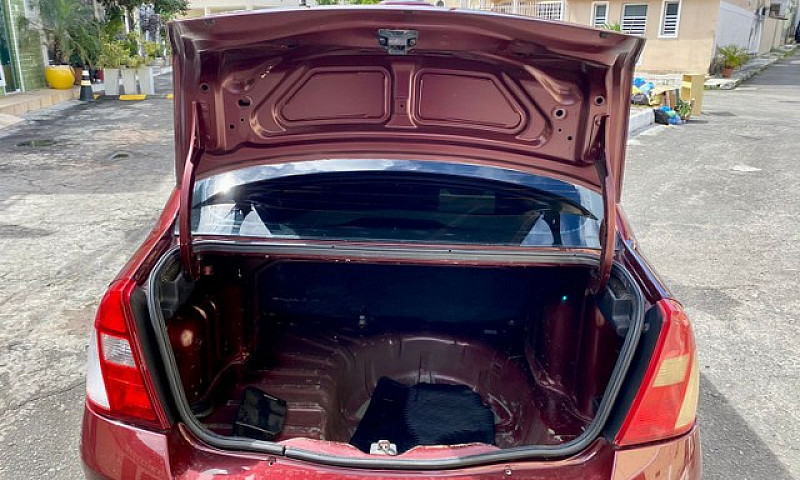 Clio Sedan Completo...