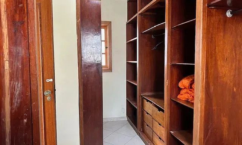 Casa De Condomínio P...