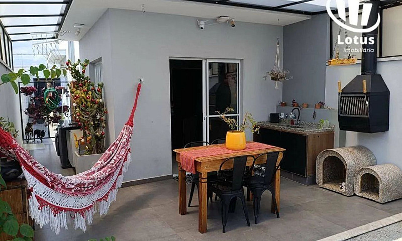 Casa Com 2 Dormitóri...