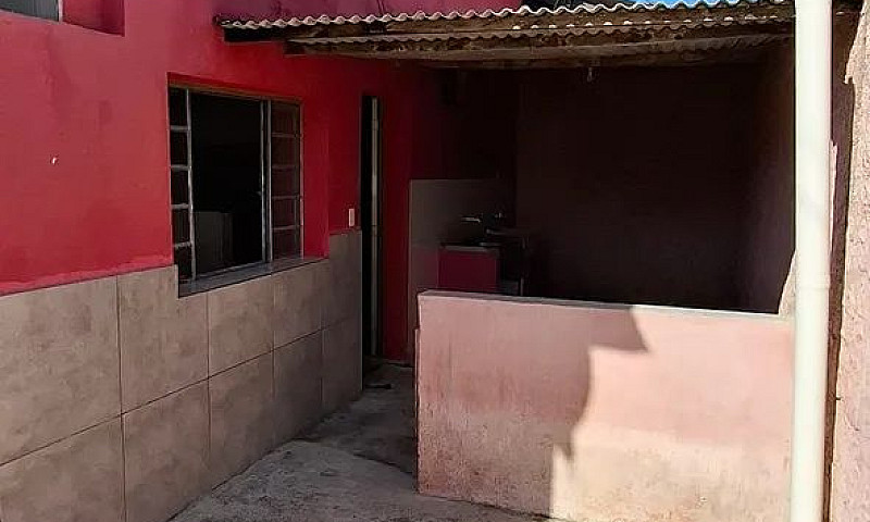 Aluga-Se Casa...