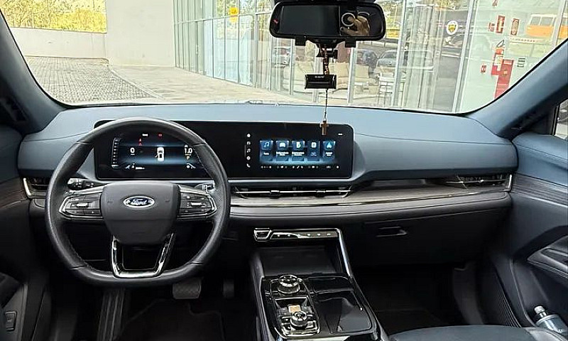 Ford Territory Titan...