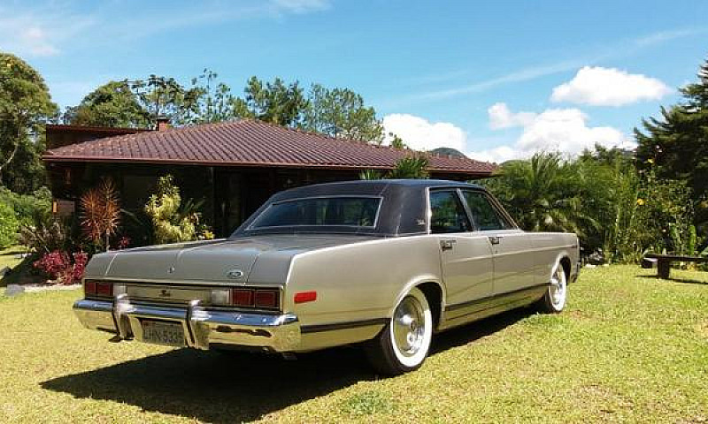 Ford Galaxie...