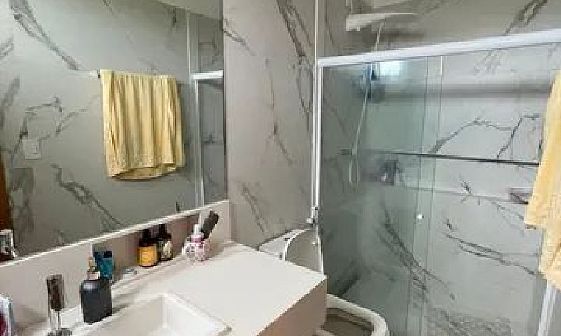 < Linda Casa Maikai...