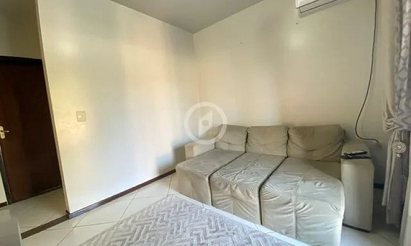 Casa À Venda No Bair...