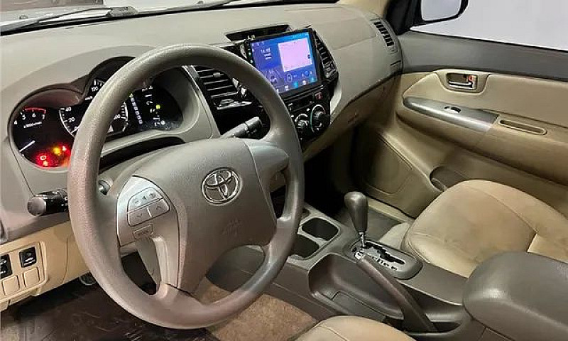 Toyota Hilux Sw4 201...