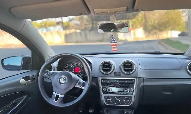 Volkswagen Voyage 1....