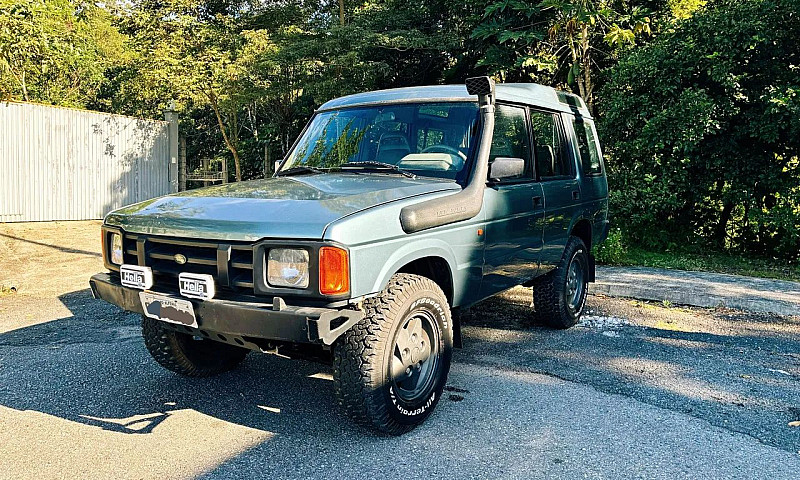 Land Rover Discovery...