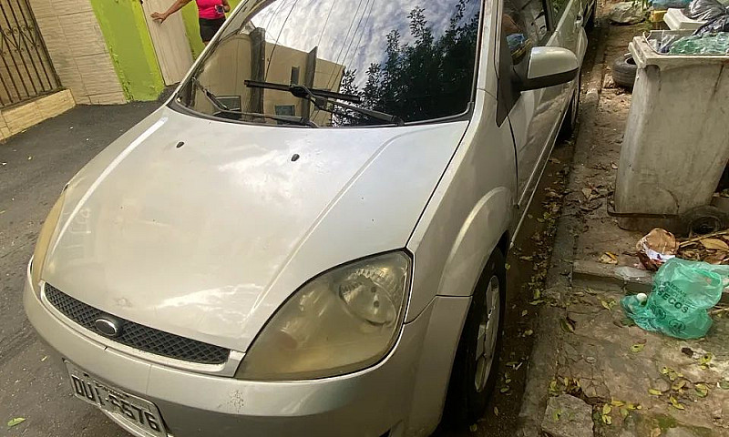 Ford Fiesta Sed. 1.6...