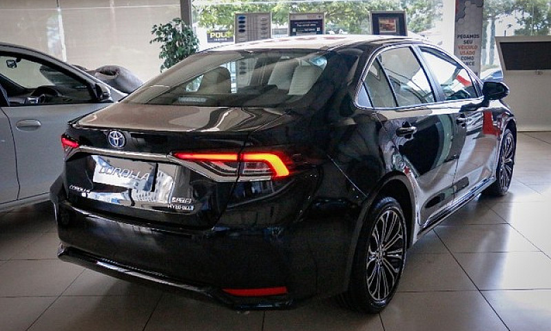 Corolla Hybrid Premi...