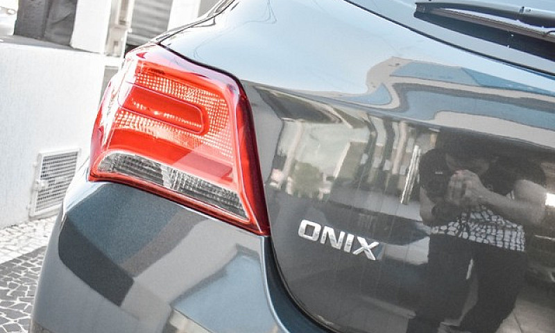 Chevrolet Onix 1.4 L...
