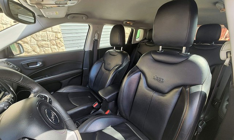 Jeep Compass ...