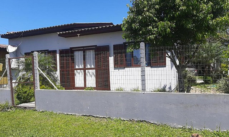 Casa Com 3  Quartos ...