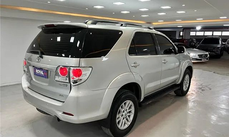 Toyota Hilux Sw4 201...