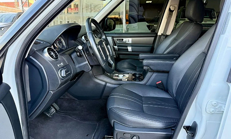 Land Rover Discovery...
