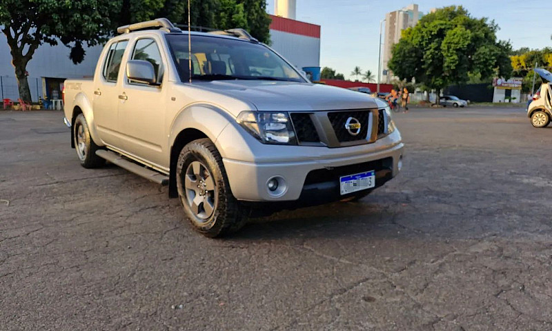 Nissan Frontier Se A...