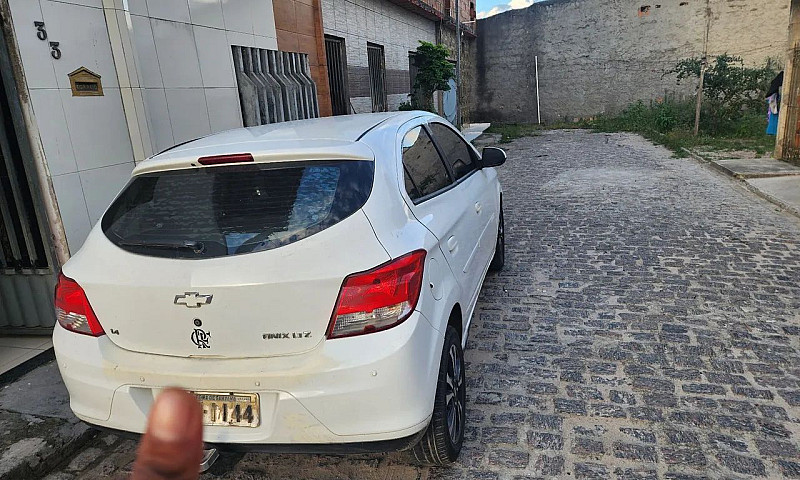 Chevrolet Onix Hatch...
