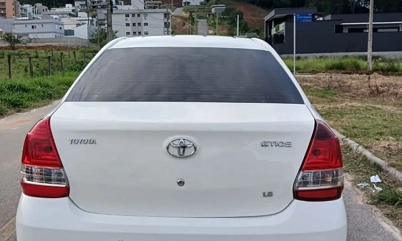 Toyota Etios X Sedan...
