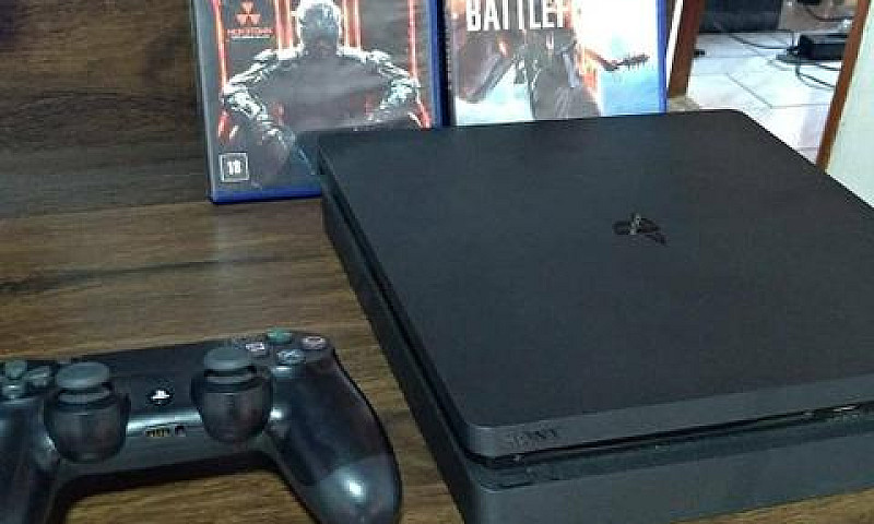 Playstation 4 Slim...