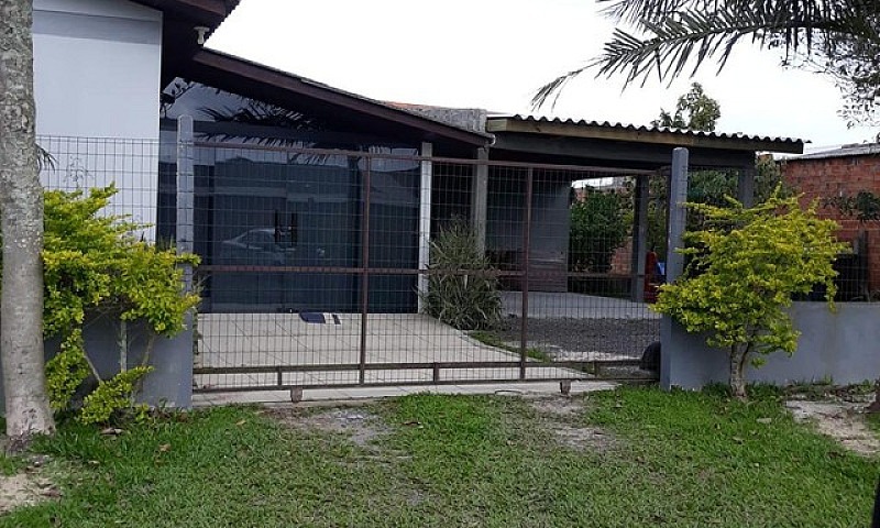 Casa Com 3  Quartos ...