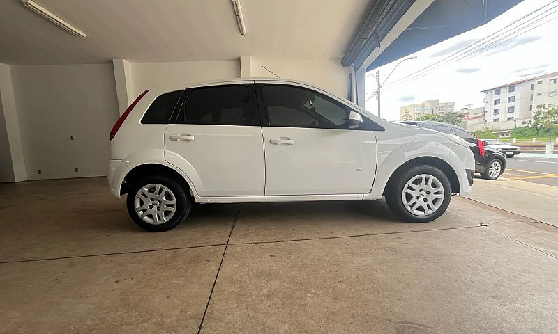Ford Fiesta Se 1.0 8...