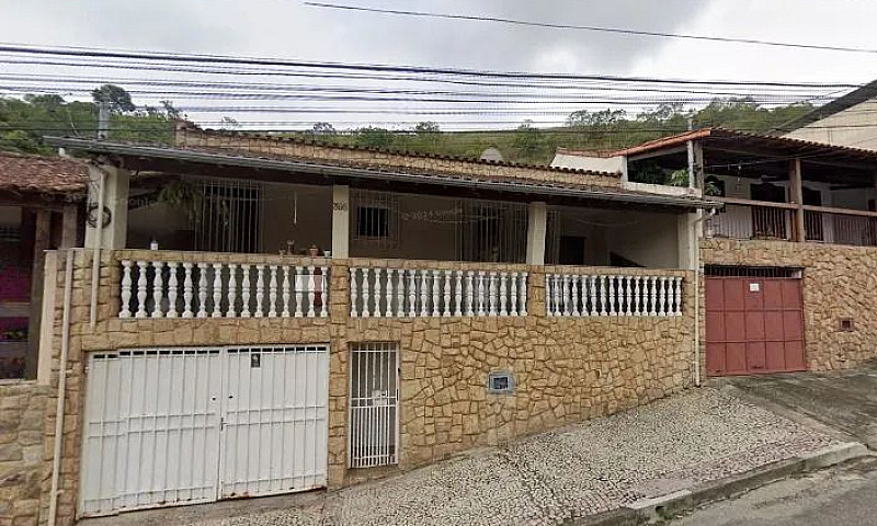 Vende-Se Casa Com Pi...