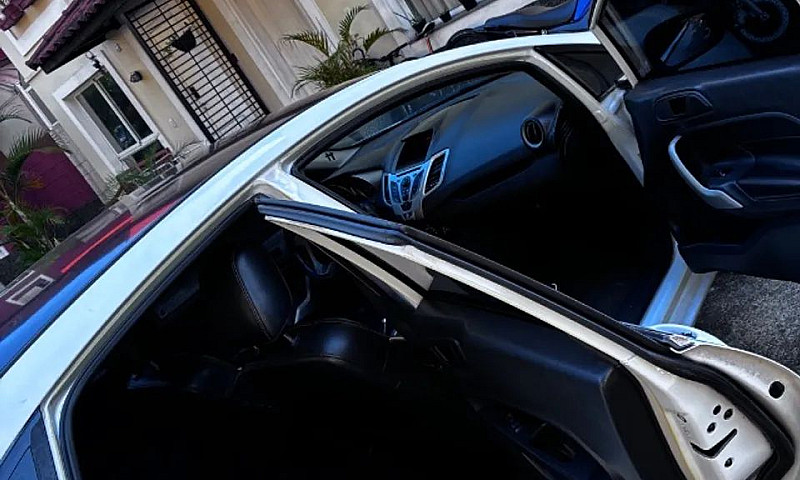 Ford Fiesta Sedan Se...