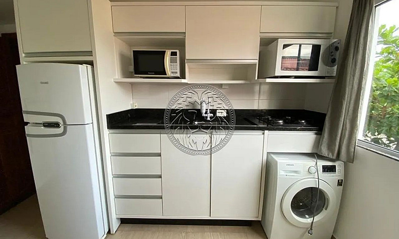 Studio Mobiliado Par...