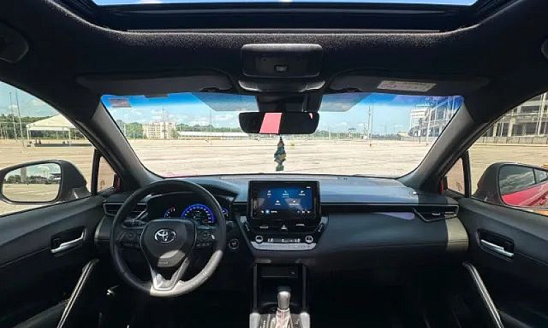 Toyota Corolla Cross...
