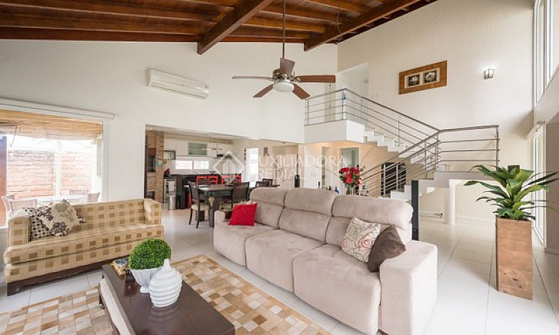 Casa À Venda Com 4 D...