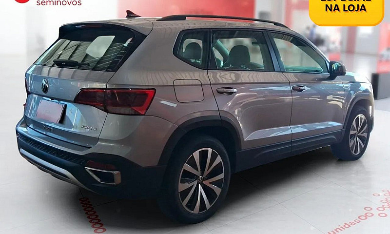 Volkswagen Taos 2023...