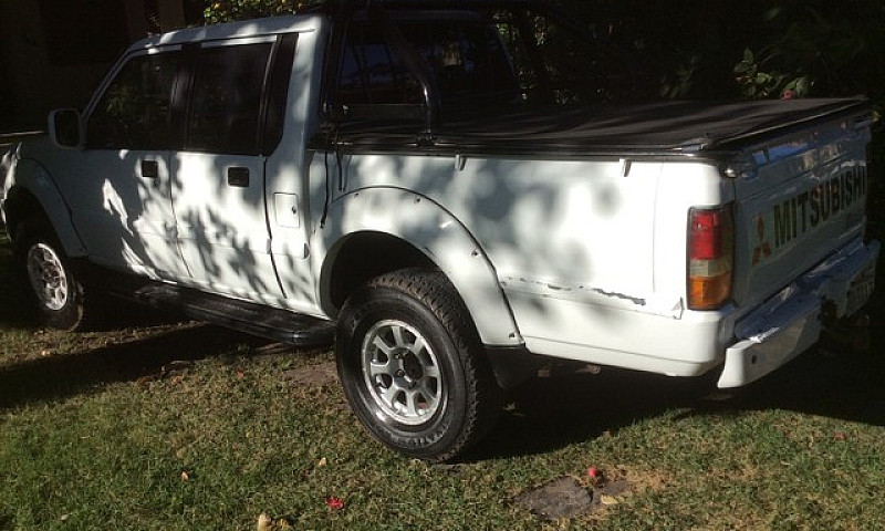 L200 Branca 2001 R$...