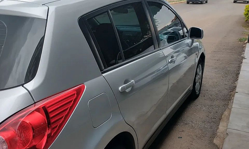 Nissan Tiida S 1.8/1...