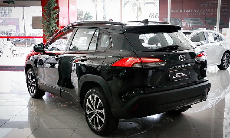 Toyota Corolla Cross...