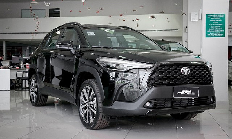 Toyota Corolla Cross...