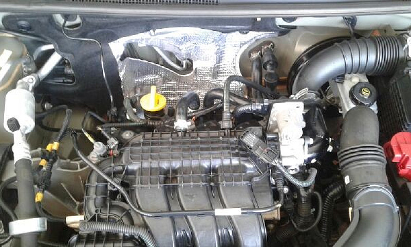 Renault Sandero 1.0 ...