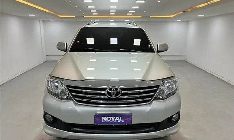 Toyota Hilux Sw4 201...