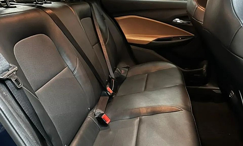 Onix Sedan Premier P...