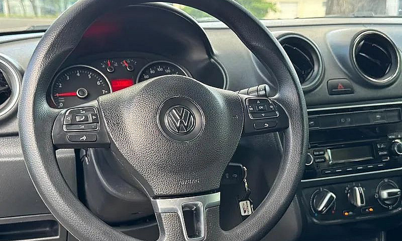 Volkswagen Gol 1.0 8...