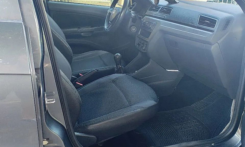 Volkswagen Voyage Tr...
