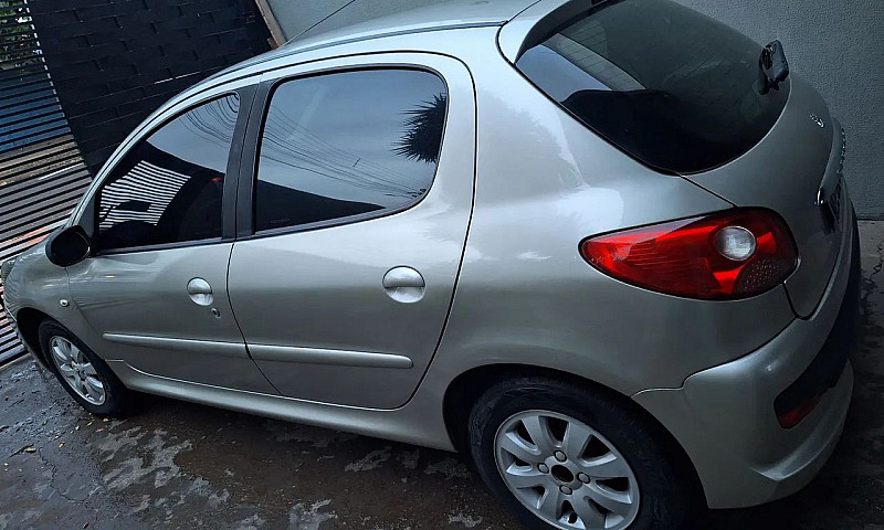 Peugeot 207 Xr 1.4 F...