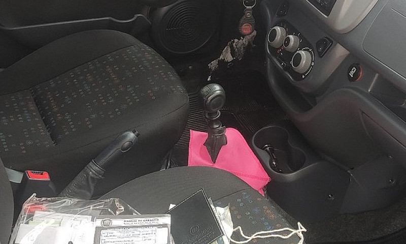 Fiat Uno Vivace 2014...