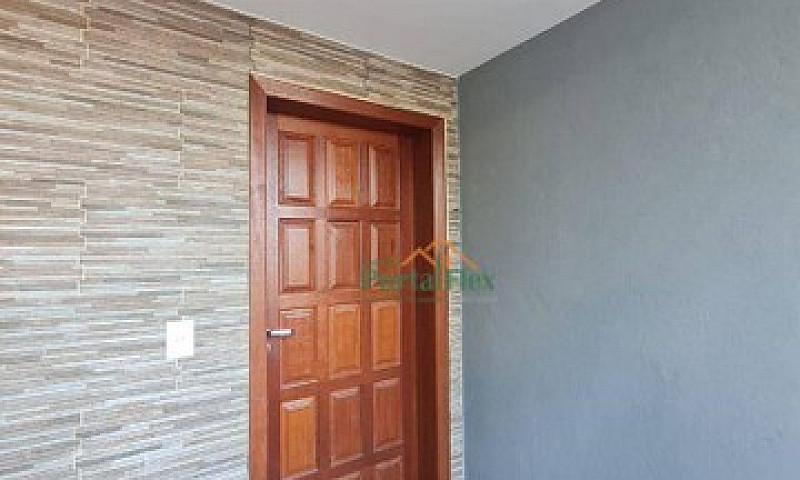 Casa Com 2 Dormitóri...