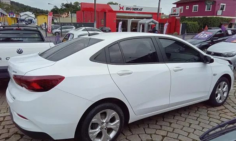 Chevrolet Onix Plus ...