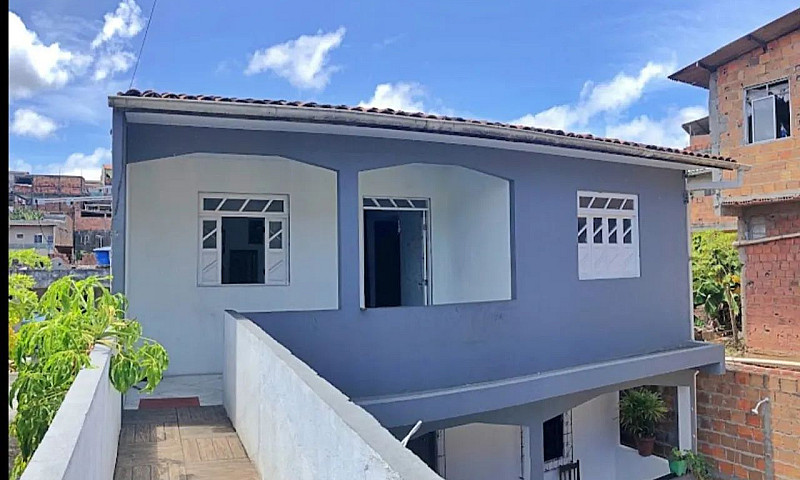 Alugo Bela Casa Em I...