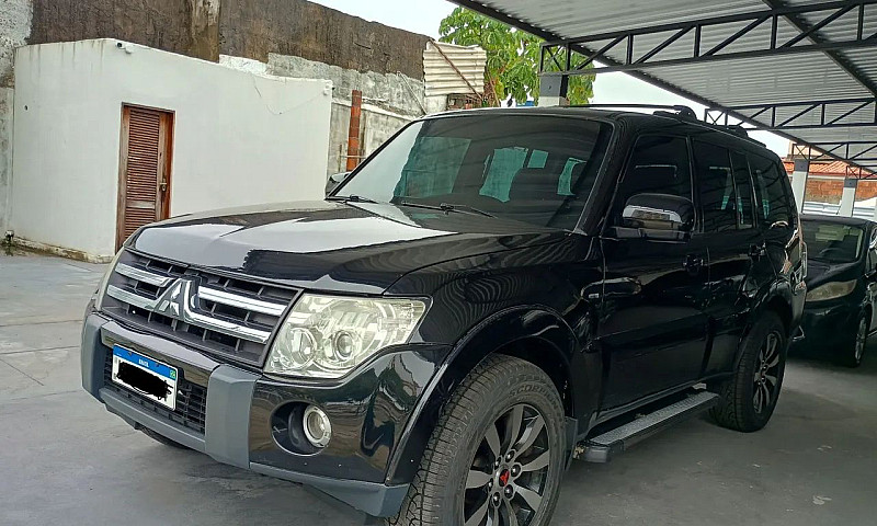 Mitsubishi Pajero Fu...