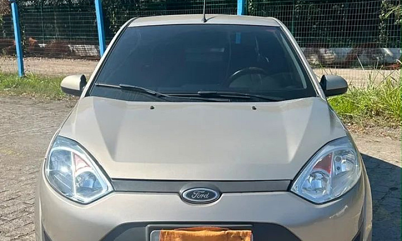 Ford Fiesta Sed. 1.6...