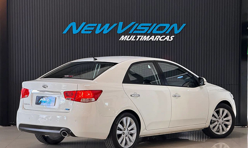 Kia Motors Cerato 1....