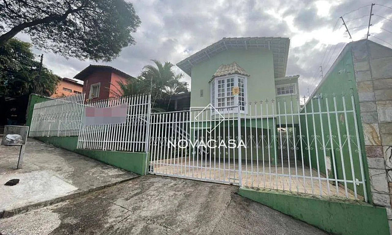 Casa Com 5 Dormitóri...