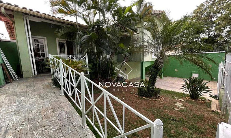 Casa Com 5 Dormitóri...